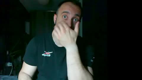 Snapshot of t_huracane chatting on 03/31/26, 04:18 Huracane online show from 03/31/26, 04:18