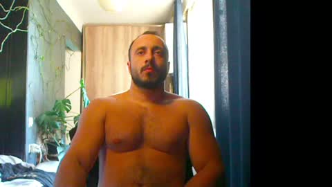 Snapshot of t_huracane chatting on 06/29/26, 03:45 Huracane online show from 06/29/26, 03:45