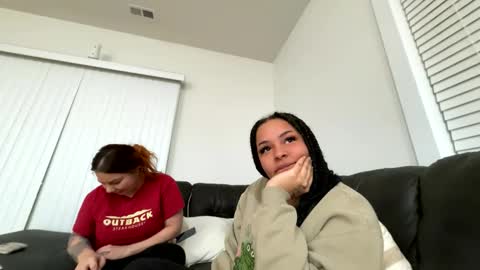 Snapshot of t_princess_t chatting on 01/11/25, 03:23 t_princess_t online show from 01/11/25, 03:23