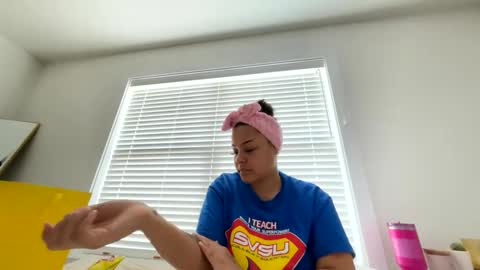 Snapshot of t_princess_t chatting on 02/05/25, 06:26 t_princess_t online show from 02/05/25, 06:26