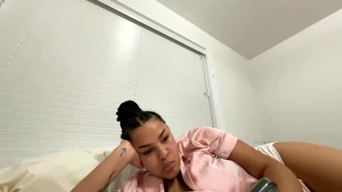 Snapshot of t_princess_t chatting on 02/17/25, 05:36 t_princess_t online show from 02/17/25, 05:36