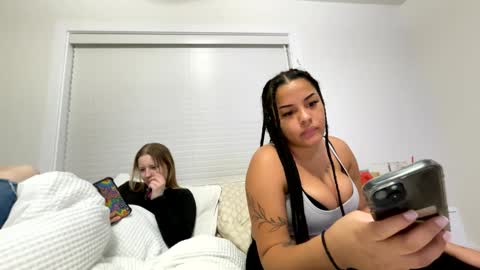 Snapshot of t_princess_t chatting on 02/26/25, 01:43 t_princess_t online show from 02/26/25, 01:43