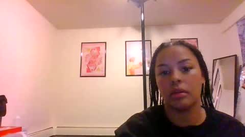 Snapshot of t_princess_t chatting on 10/22/25, 02:34 t_princess_t online show from 10/22/25, 02:34