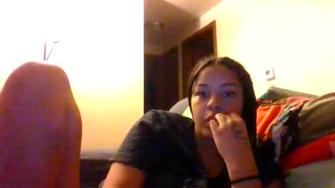 Snapshot of t_princess_t chatting on 11/13/25, 04:11 t_princess_t online show from 11/13/25, 04:11