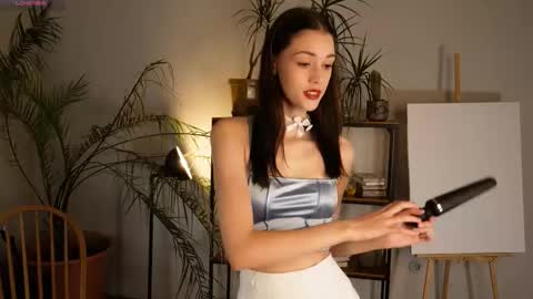Snapshot of t_tragedienne chatting on 09/19/25, 01:12 Heeey im Helena3 -- fav555100333 -- pvts only premium and after my public show 3 online show from 09/19/25, 01:12