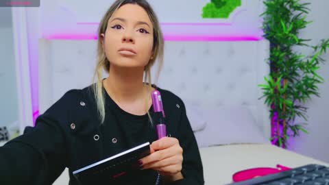 Arianna online show from 12/16/24, 01:43