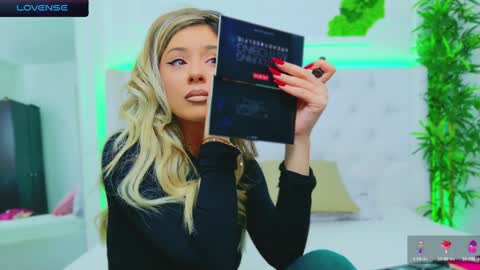 Arianna online show from 12/23/24, 01:35