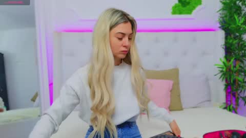 Arianna online show from 12/30/24, 01:36