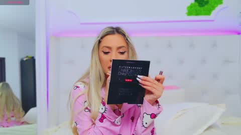 Arianna online show from 01/27/25, 04:11