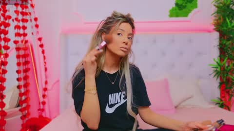 Arianna online show from 02/06/25, 01:54