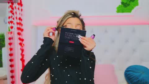 Arianna online show from 02/07/25, 01:32