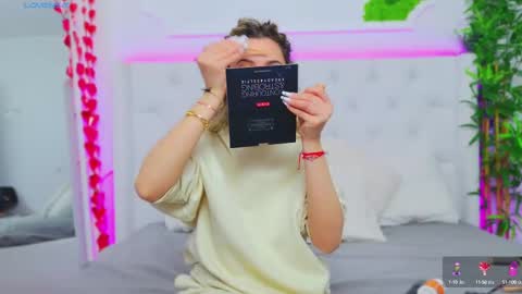 Arianna online show from 03/10/25, 01:21