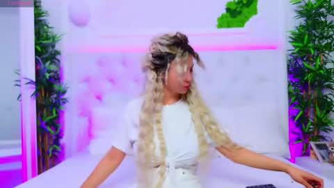 Arianna online show from 11/03/25, 01:12