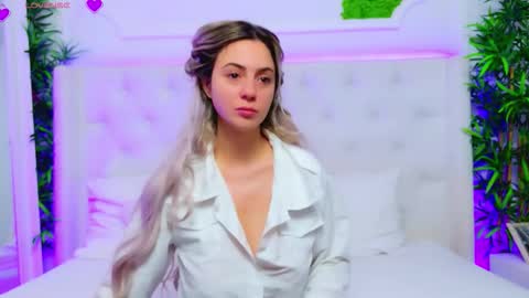 Arianna online show from 12/04/25, 01:31