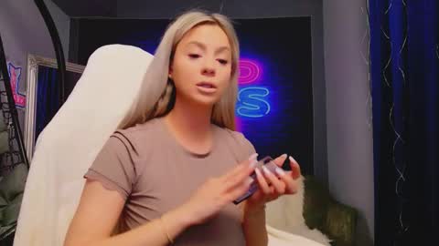 Snapshot of taahiraarabian chatting on 03/06/26, 05:37 Arianna online show from 03/06/26, 05:37