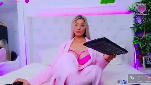 Snapshot of taahiraarabian chatting on 03/09/26, 01:15 Arianna online show from 03/09/26, 01:15