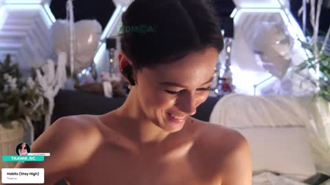 Snapshot of taanni_bc chatting on 12/21/25, 07:26 TAANNI online show from 12/21/25, 07:26