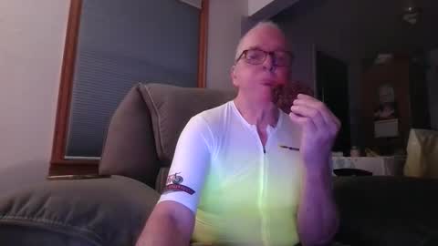 Snapshot of tacrunner66_ chatting on 10/26/25, 02:50 tacrunner66_ online show from 10/26/25, 02:50