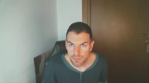 Snapshot of taf1989 chatting on 12/19/24, 05:29 taf1989 online show from 12/19/24, 05:29