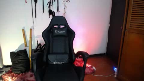 Snapshot of tafitasl4ve chatting on 11/22/25, 12:42 Tafita online show from 11/22/25, 12:42