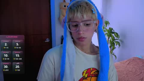 taichi online show from 12/15/25, 04:00