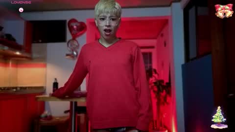 Snapshot of taichi_bluy chatting on 12/23/25, 06:55 taichi online show from 12/23/25, 06:55