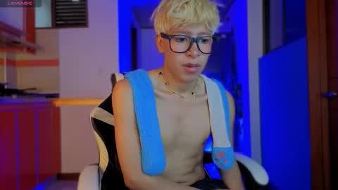 Snapshot of taichi_bluy chatting on 02/03/26, 12:09 taichi online show from 02/03/26, 12:09