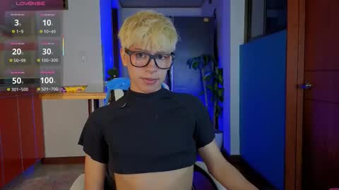 Snapshot of taichi_bluy chatting on 02/05/26, 11:04 taichi online show from 02/05/26, 11:04