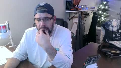 Snapshot of taintnuzzler_13 chatting on 12/02/24, 03:15 TaintNuzzler online show from 12/02/24, 03:15