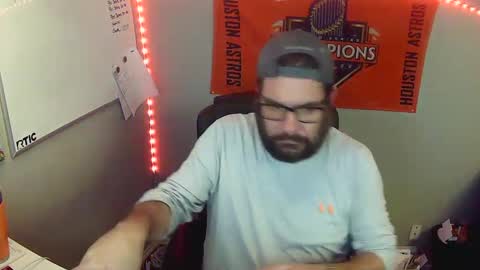 Snapshot of taintnuzzler_13 chatting on 02/11/25, 06:40 TaintNuzzler online show from 02/11/25, 06:40