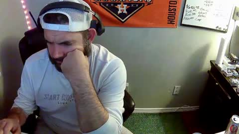 Snapshot of taintnuzzler_13 chatting on 09/09/25, 02:16 TaintNuzzler online show from 09/09/25, 02:16