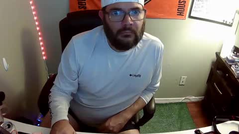 Snapshot of taintnuzzler_13 chatting on 09/14/25, 11:26 TaintNuzzler online show from 09/14/25, 11:26