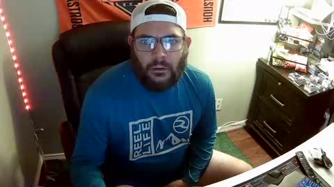 Snapshot of taintnuzzler_13 chatting on 09/17/25, 10:50 TaintNuzzler online show from 09/17/25, 10:50