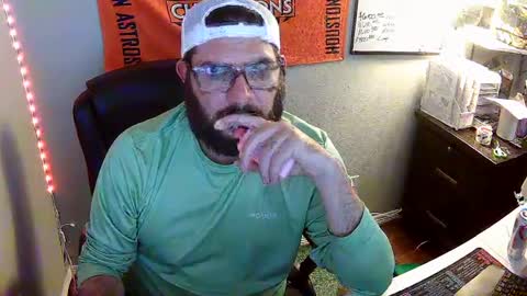 Snapshot of taintnuzzler_13 chatting on 09/28/25, 08:20 TaintNuzzler online show from 09/28/25, 08:20