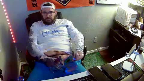 Snapshot of taintnuzzler_13 chatting on 10/05/25, 08:12 TaintNuzzler online show from 10/05/25, 08:12