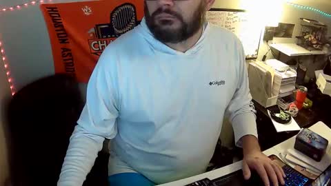 Snapshot of taintnuzzler_13 chatting on 10/19/25, 09:32 TaintNuzzler online show from 10/19/25, 09:32