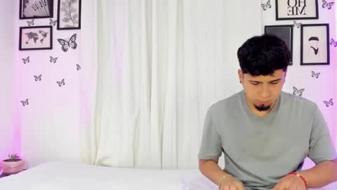 Snapshot of tainy_n_harley chatting on 12/16/24, 05:06 Liam and Juli online show from 12/16/24, 05:06