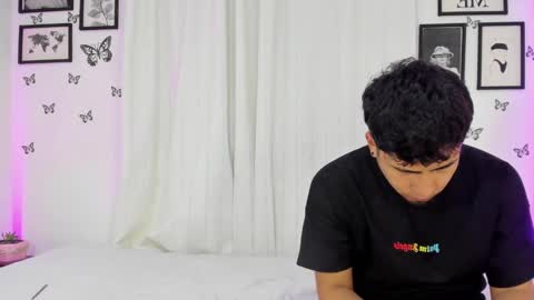 Snapshot of tainy_n_harley chatting on 12/18/24, 07:58 Liam and Juli online show from 12/18/24, 07:58