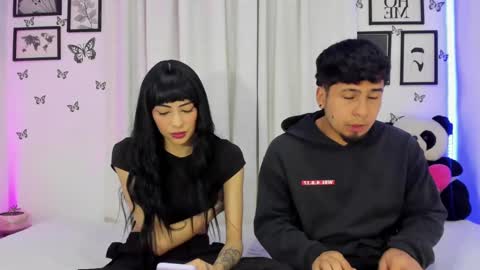 Snapshot of tainy_n_harley chatting on 12/22/24, 04:50 Liam and Juli online show from 12/22/24, 04:50