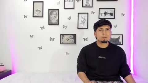 Snapshot of tainy_n_harley chatting on 12/27/24, 08:35 Liam and Juli online show from 12/27/24, 08:35