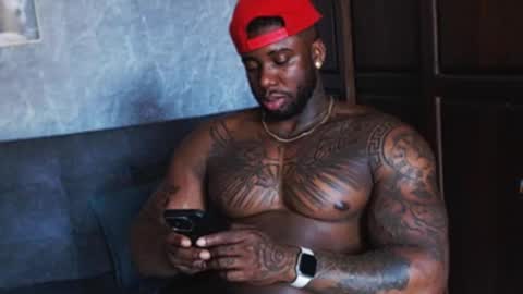 Tairon Tucke online show from 12/04/24, 10:08