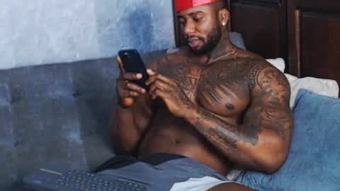 Tairon Tucke online show from 01/06/25, 03:20