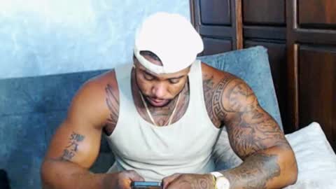 Tairon Tucke online show from 01/15/25, 01:02