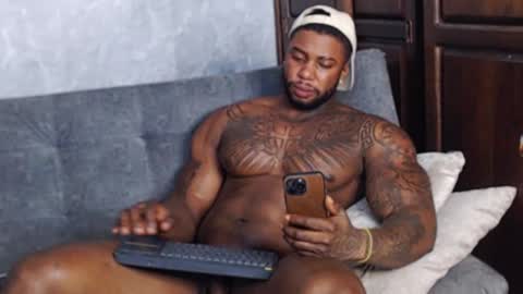 Tairon Tucke online show from 01/17/25, 03:34