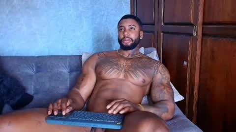 Tairon Tucke online show from 02/12/25, 05:05