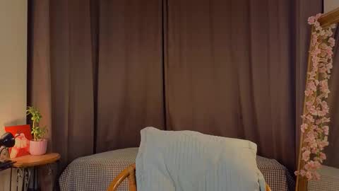 Snapshot of taiteedgington chatting on 10/25/25, 02:41 im Lally online show from 10/25/25, 02:41