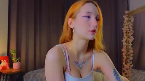 Snapshot of taiteedgington chatting on 11/11/25, 02:55 im Lally online show from 11/11/25, 02:55