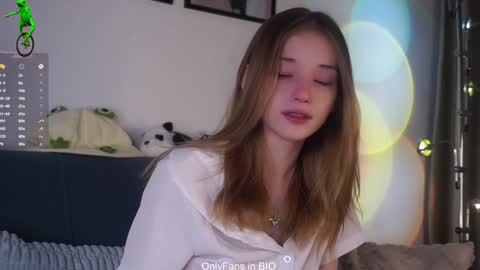 Mia online show from 02/05/26, 01:43