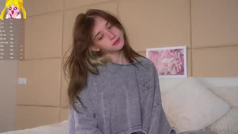 Mia online show from 05/03/26, 07:25