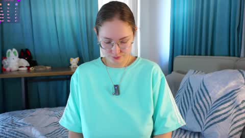 Snapshot of taithelme chatting on 04/09/26, 02:22 Molly online show from 04/09/26, 02:22